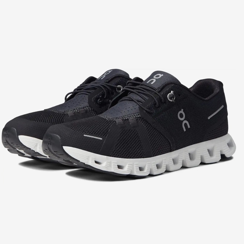 Women’s On Cloud 5 Running Shoes, Size 8